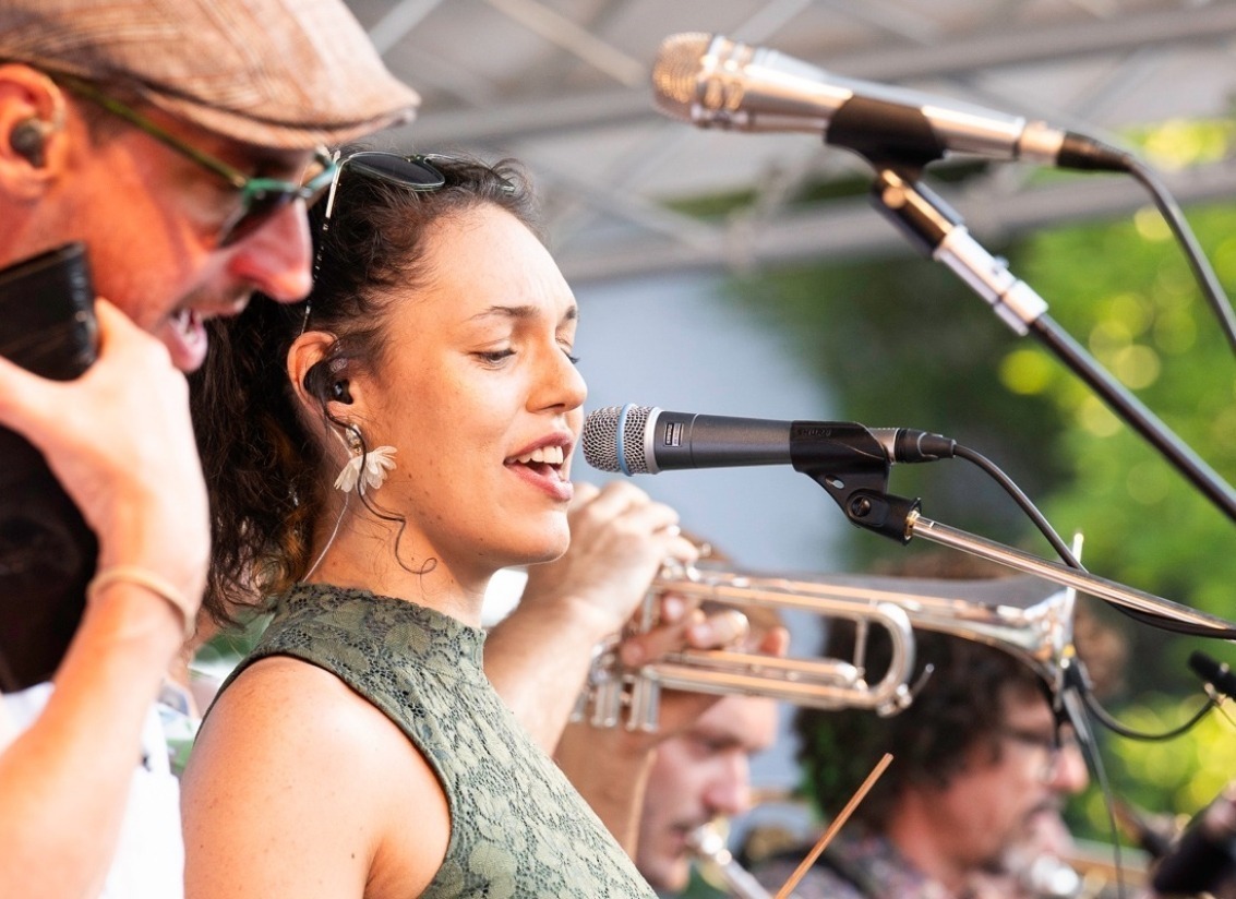 Eva Moreno Gesang, Perc. „Klopfer“, Musik, Textschreiber